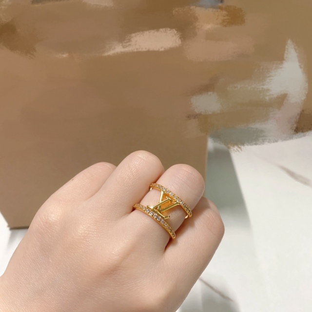 High   Quality  Fashion     Ring   07138022