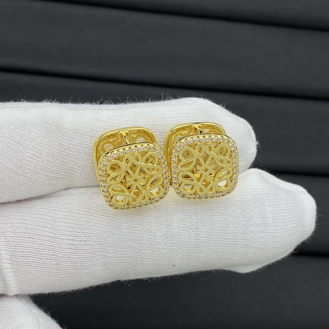 High   Quality  Fashion    Earring    07138064