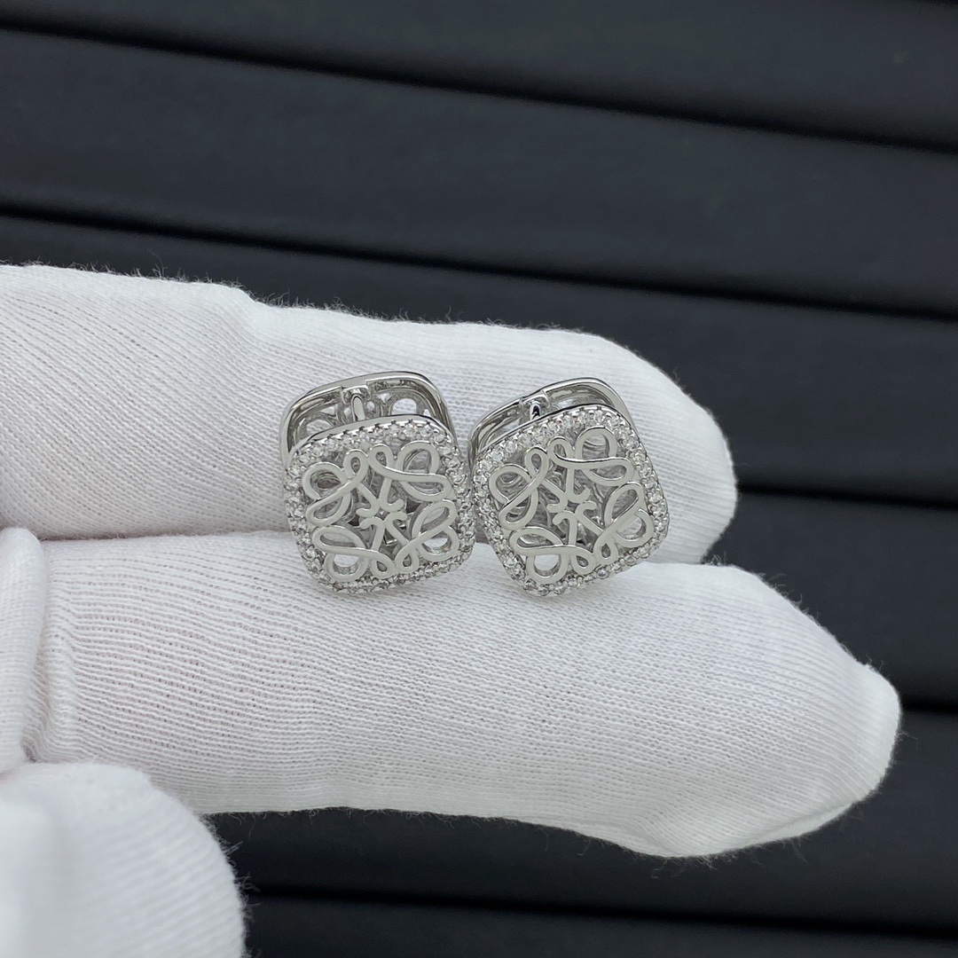 High   Quality  Fashion    Earring    07138064