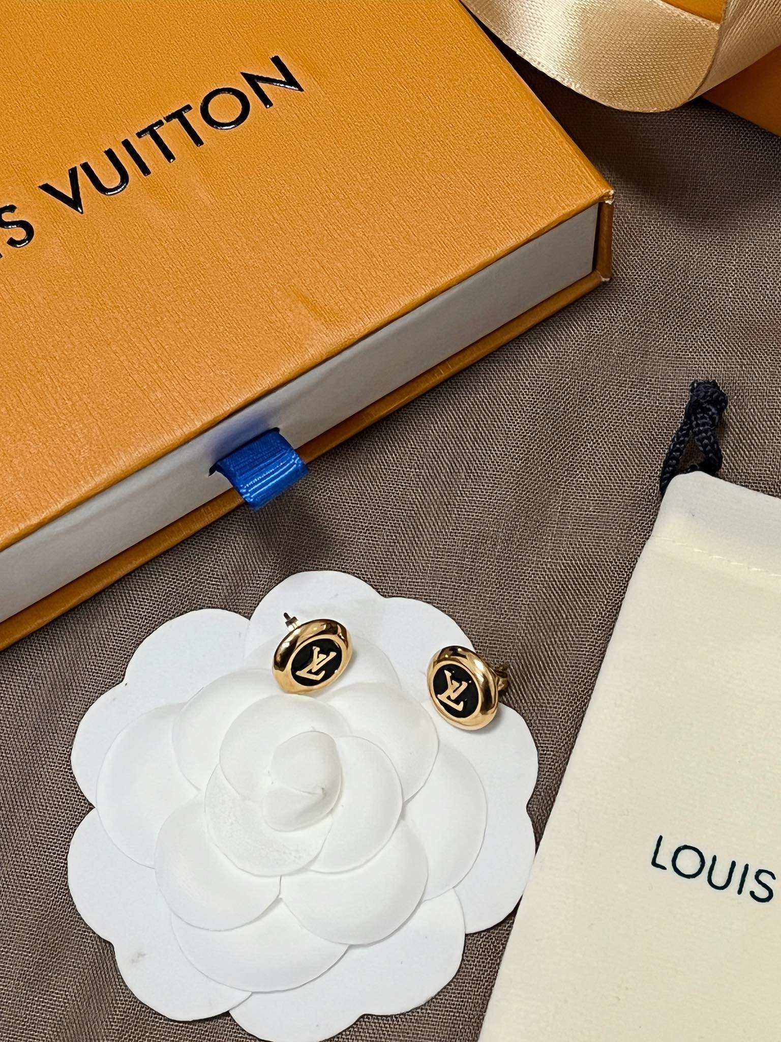High   Quality   Fashion    Earring  01994