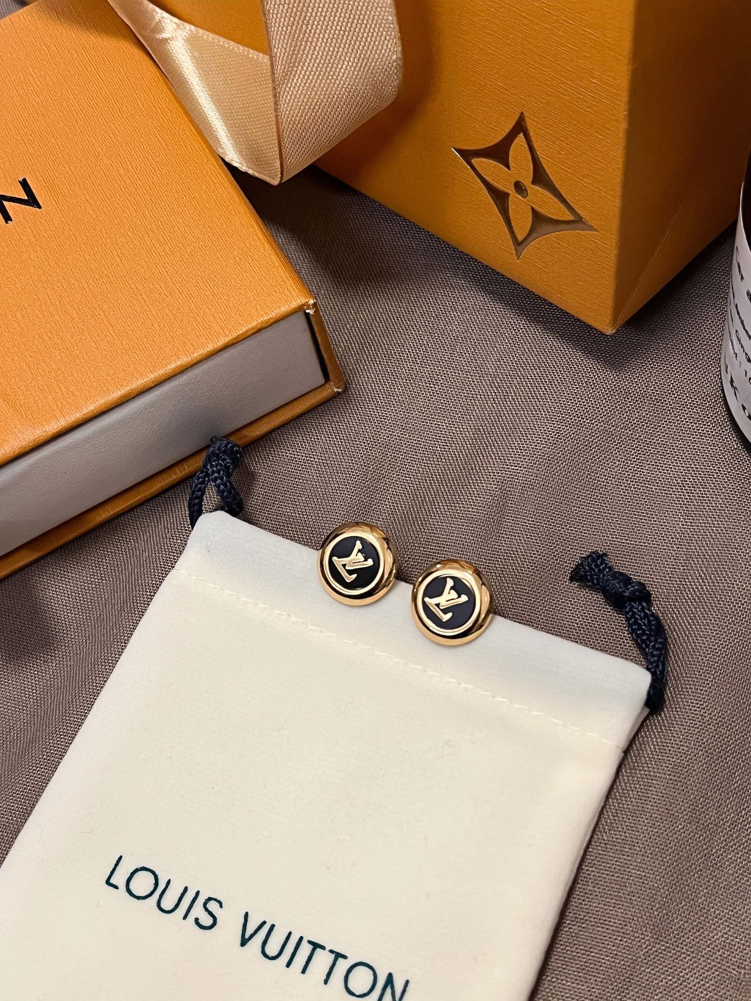 High   Quality   Fashion    Earring  01994