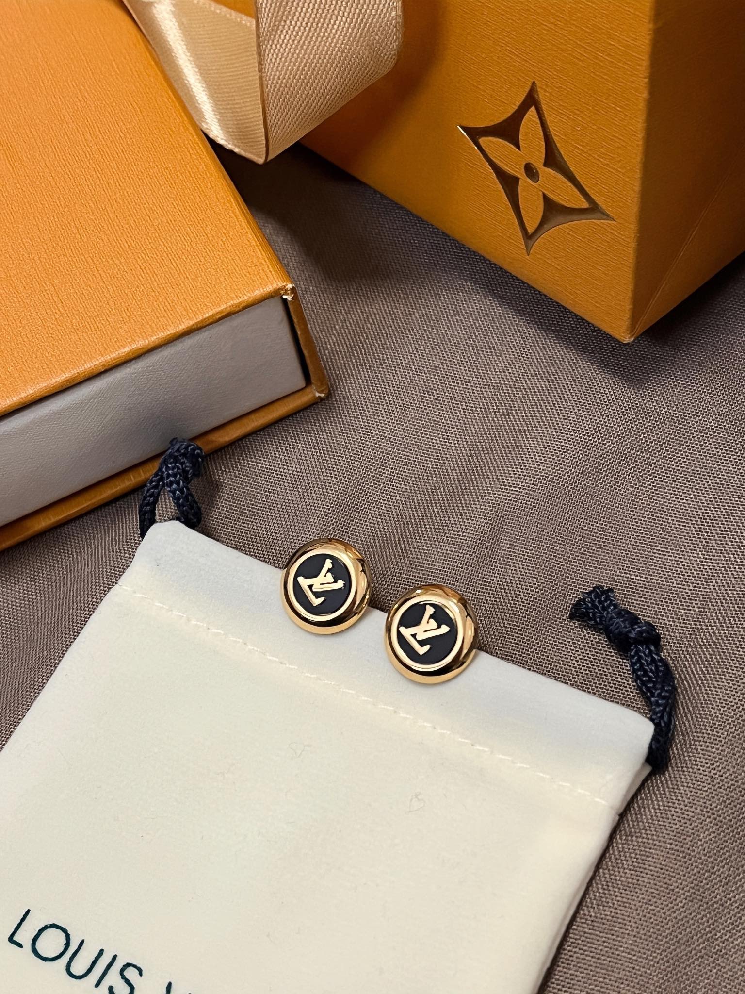 High   Quality   Fashion    Earring  01994