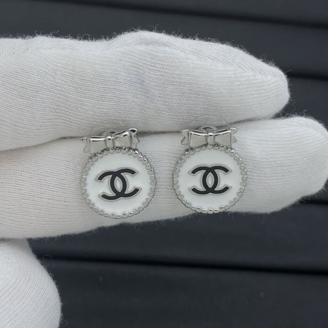High   Quality  Fashion    Earring  07138092