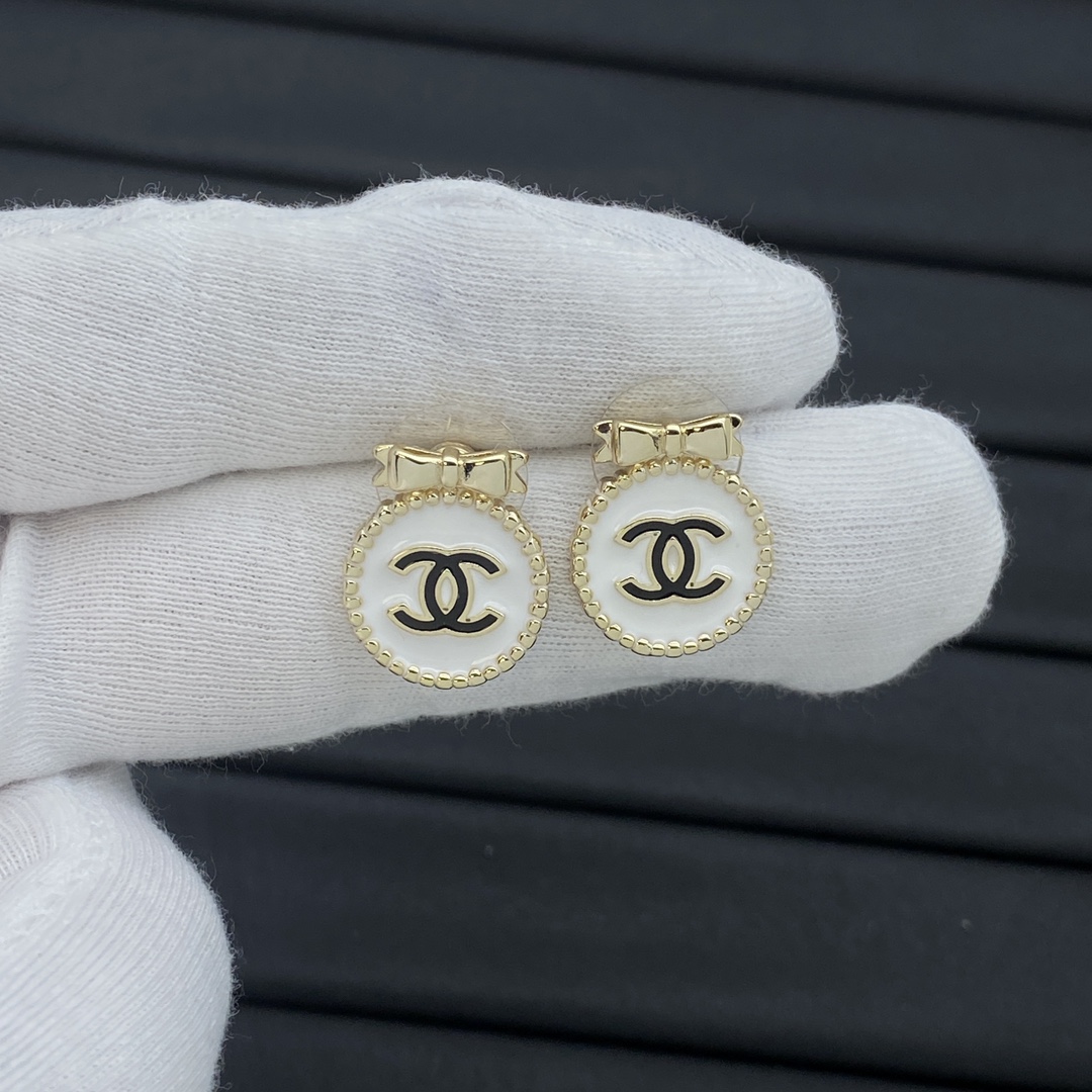 High   Quality  Fashion    Earring  07138092