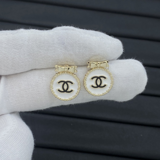 High   Quality  Fashion    Earring  07138092