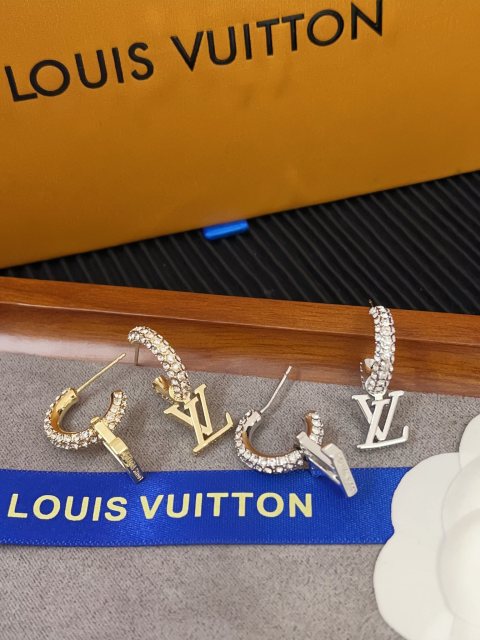High   Quality   Fashion    Earring  01995