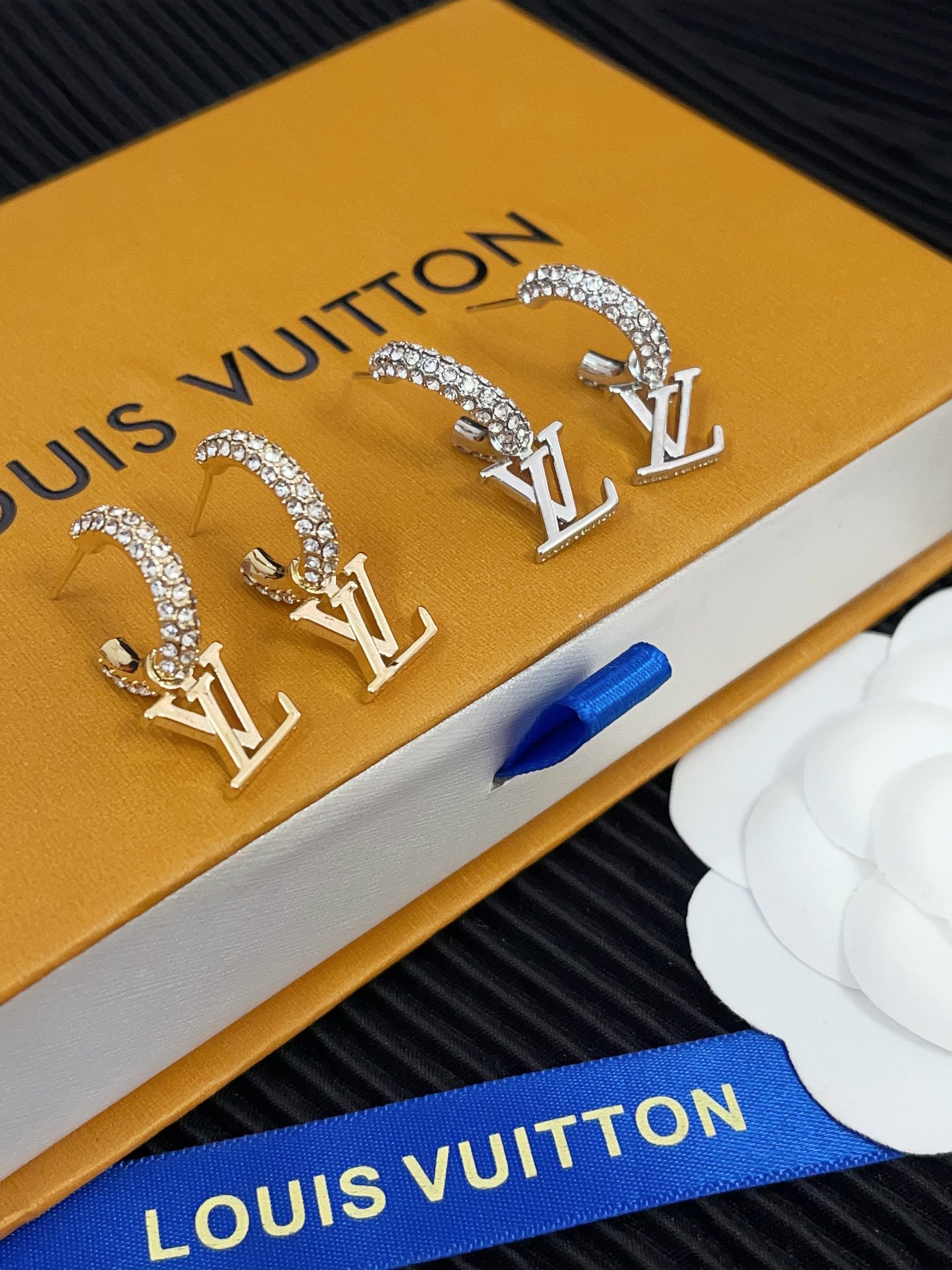 High   Quality   Fashion    Earring  01995