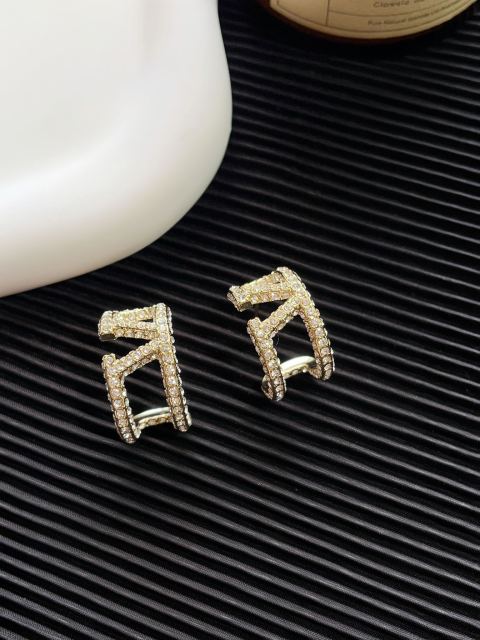 High   Quality   Fashion    Earring  01998