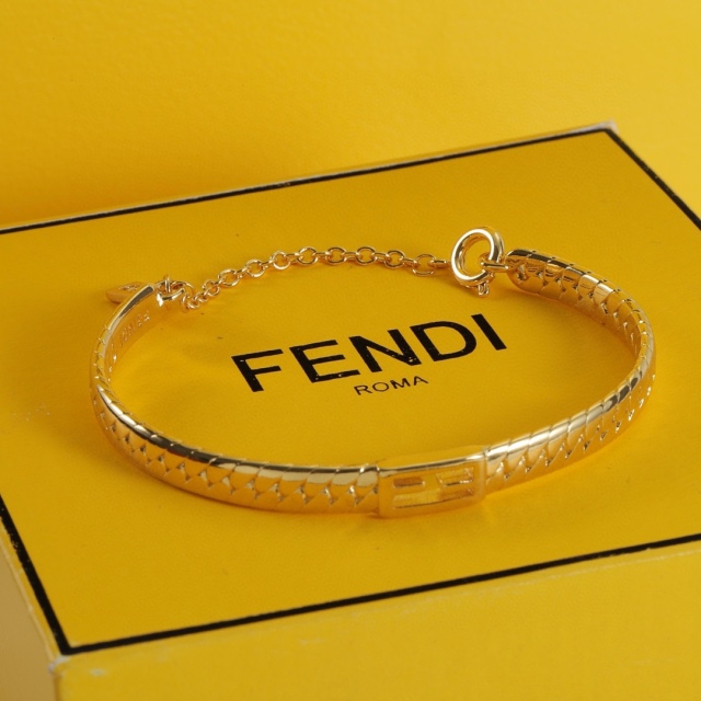 High Quality Fashion bracelet 07138361
