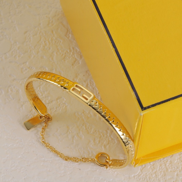 High Quality Fashion bracelet 07138361