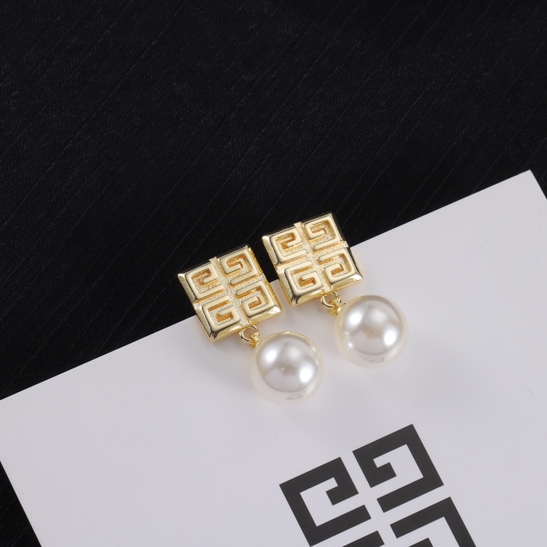 High  Quality  Fashion Earrings 07138350