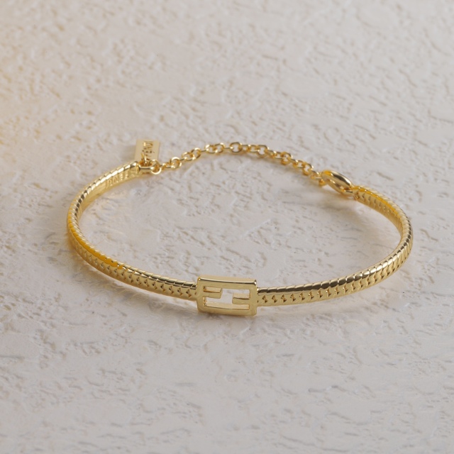 High Quality Fashion bracelet 07138361