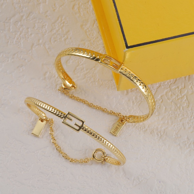 High Quality Fashion bracelet 07138361