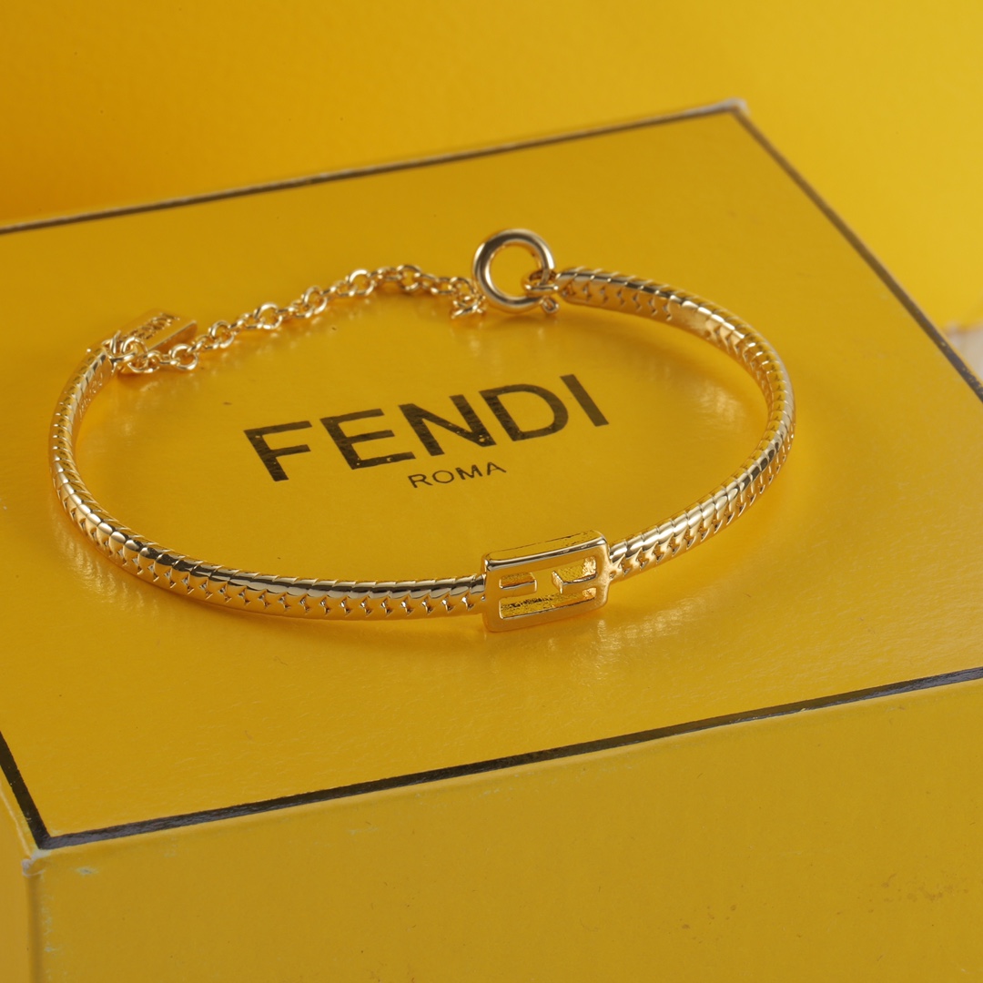 High Quality Fashion bracelet 07138361