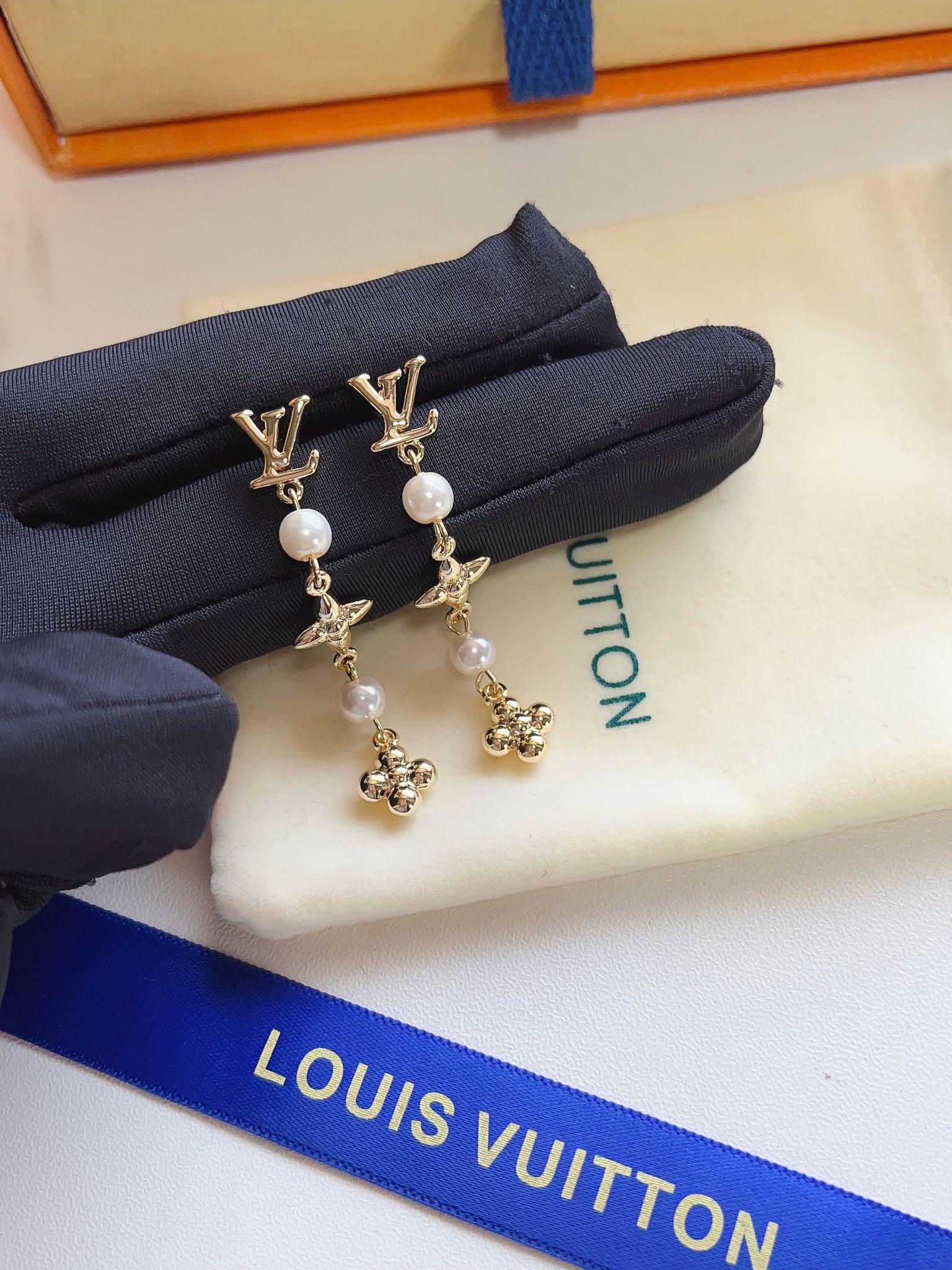 High   Quality   Fashion    Earring   01999