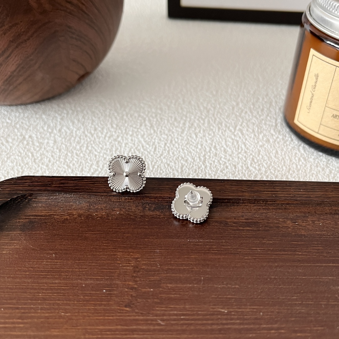 High   Quality   Fashion    Earring   01895