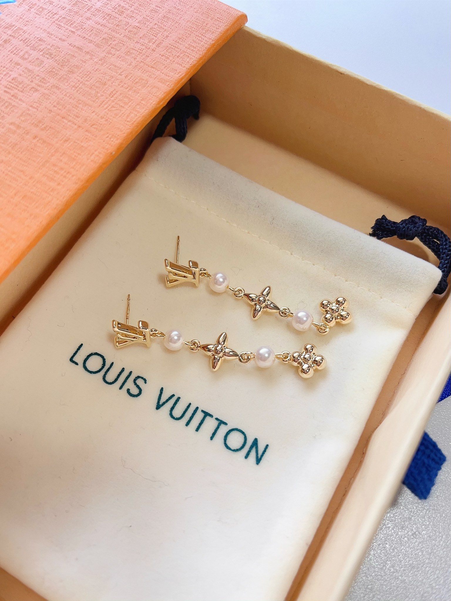 High   Quality   Fashion    Earring   01999