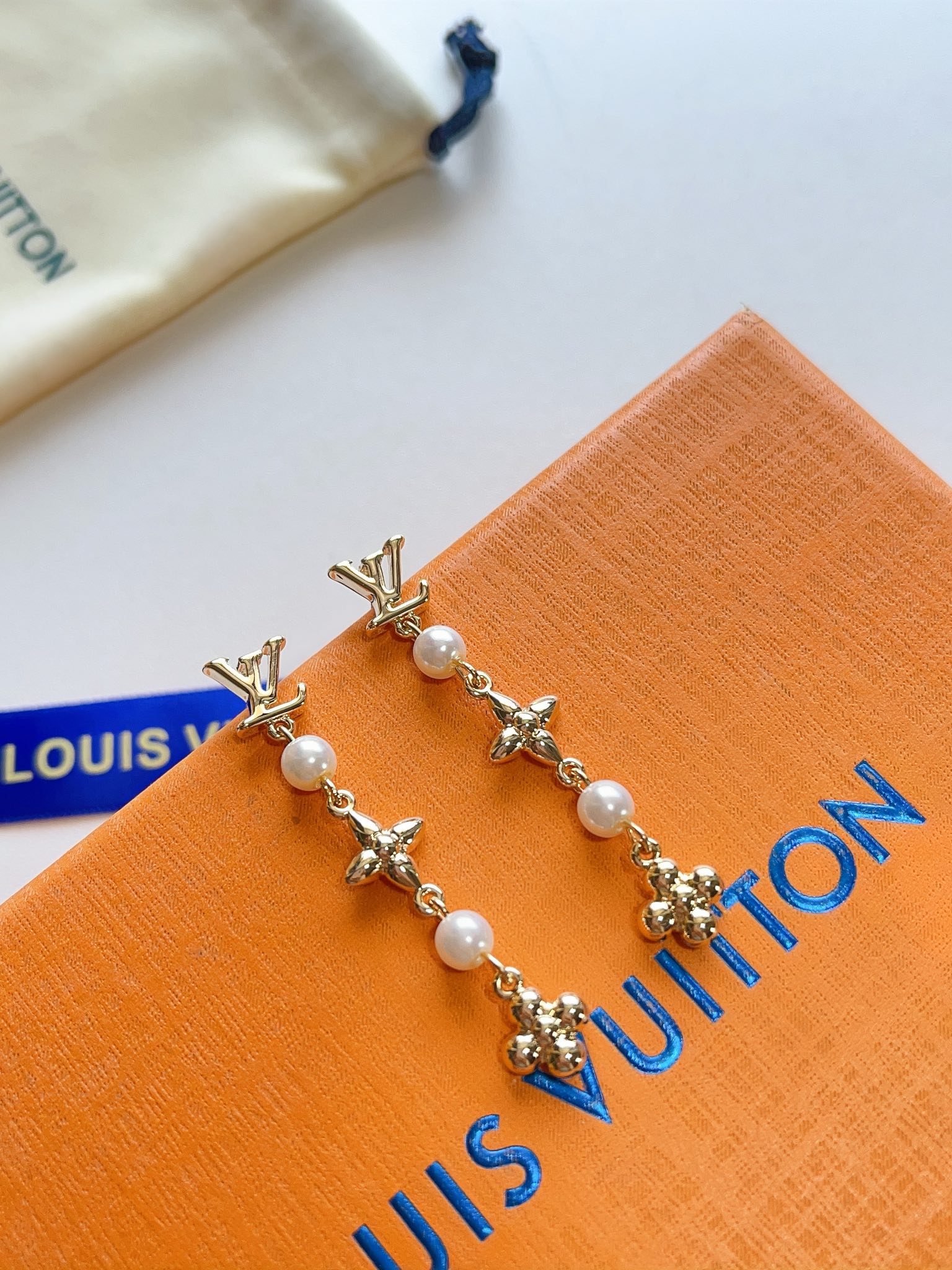 High   Quality   Fashion    Earring   01999