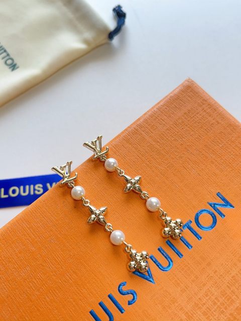High   Quality   Fashion    Earring   01999