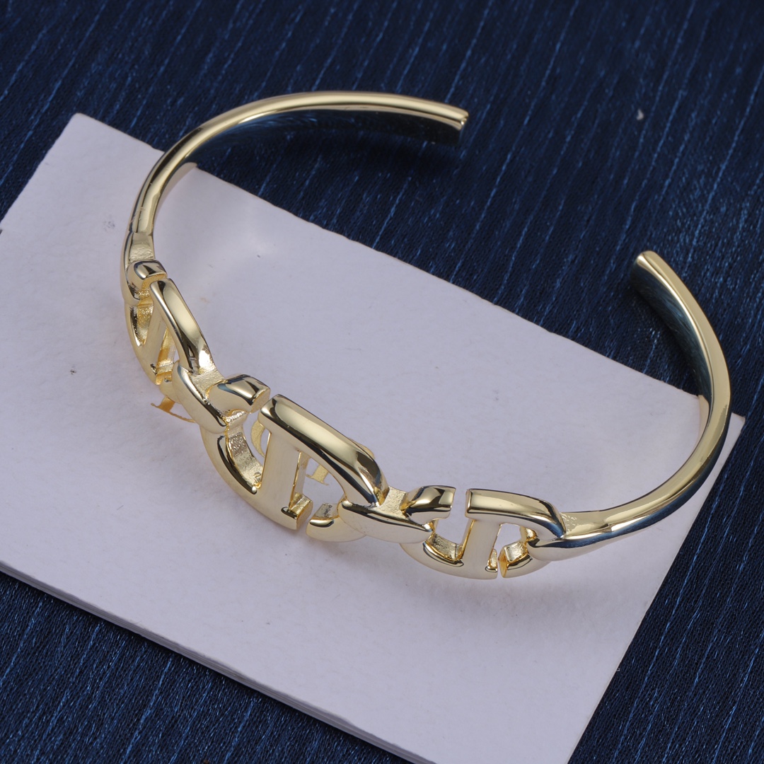 High Quality Fashion Bracelet   07178028