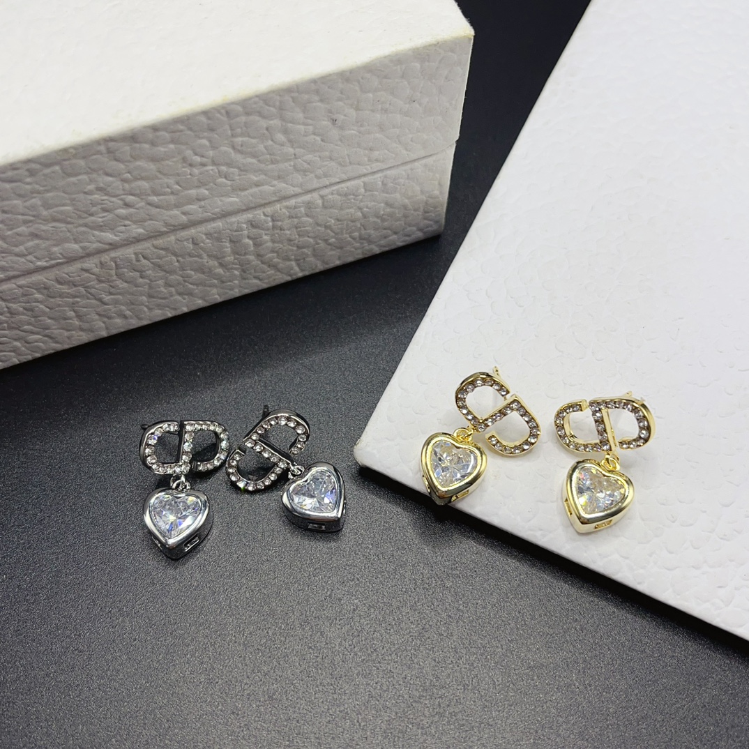 High   Quality   Fashion    Earring    011008