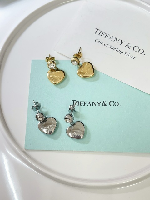 High   Quality   Fashion    Earring    011005