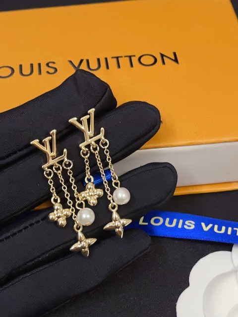 High   Quality   Fashion    Earring    011004