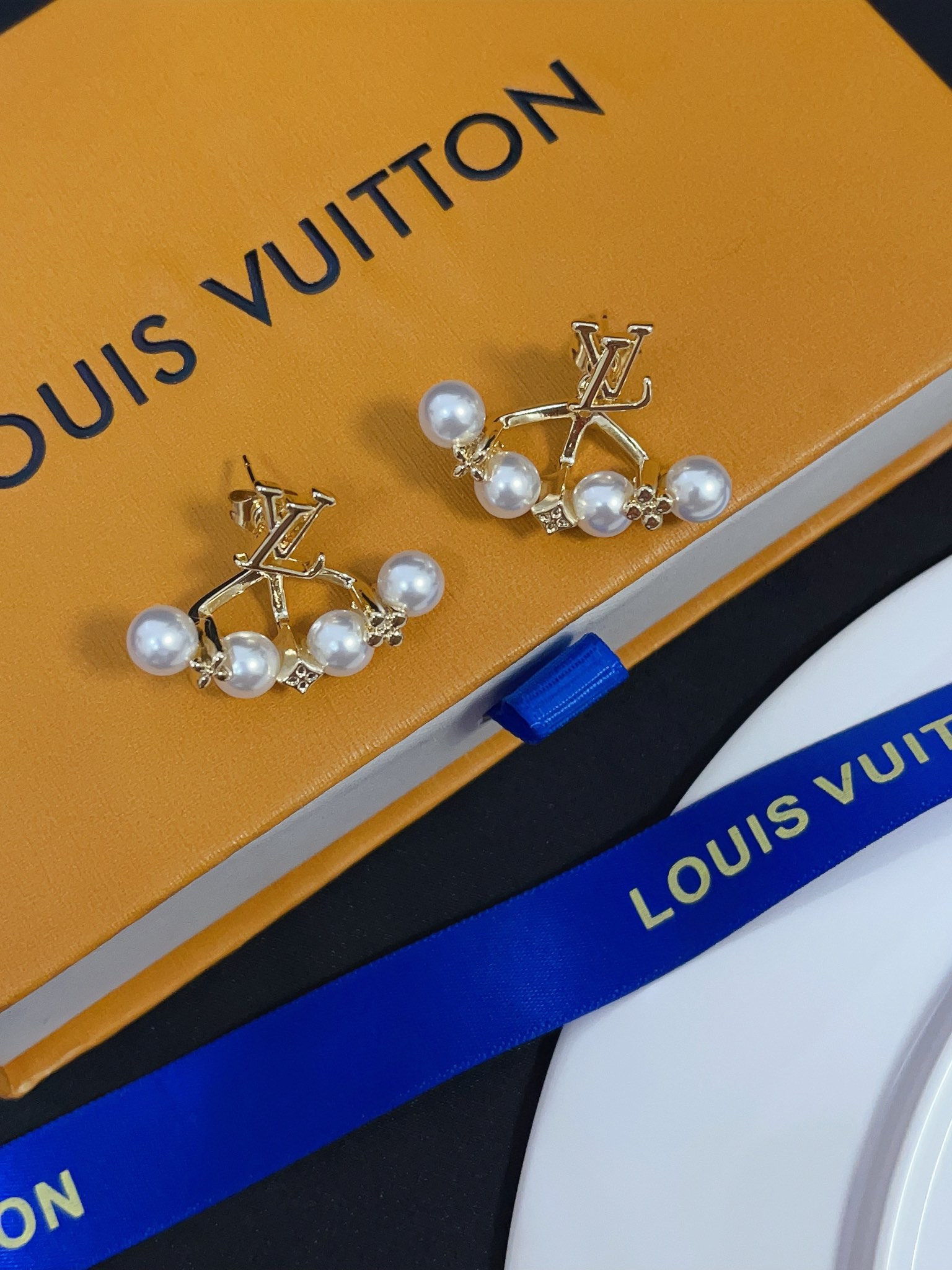 High   Quality   Fashion    Earring    011003