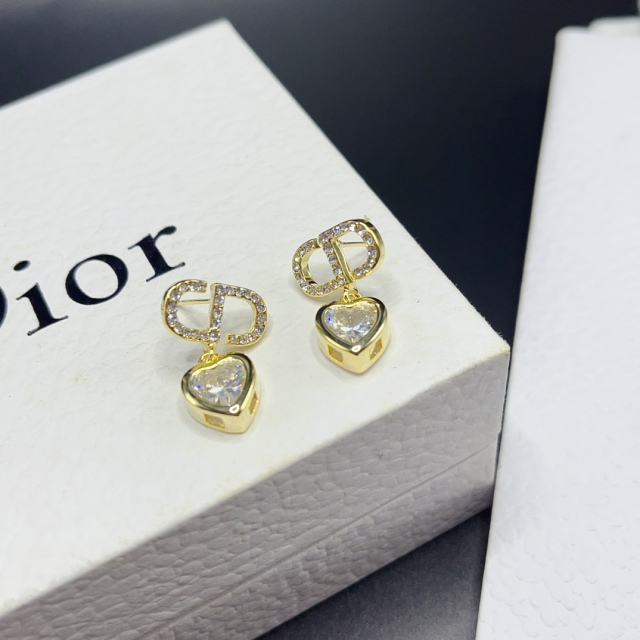 High   Quality   Fashion    Earring    011008