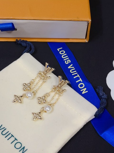 High   Quality   Fashion    Earring    011004