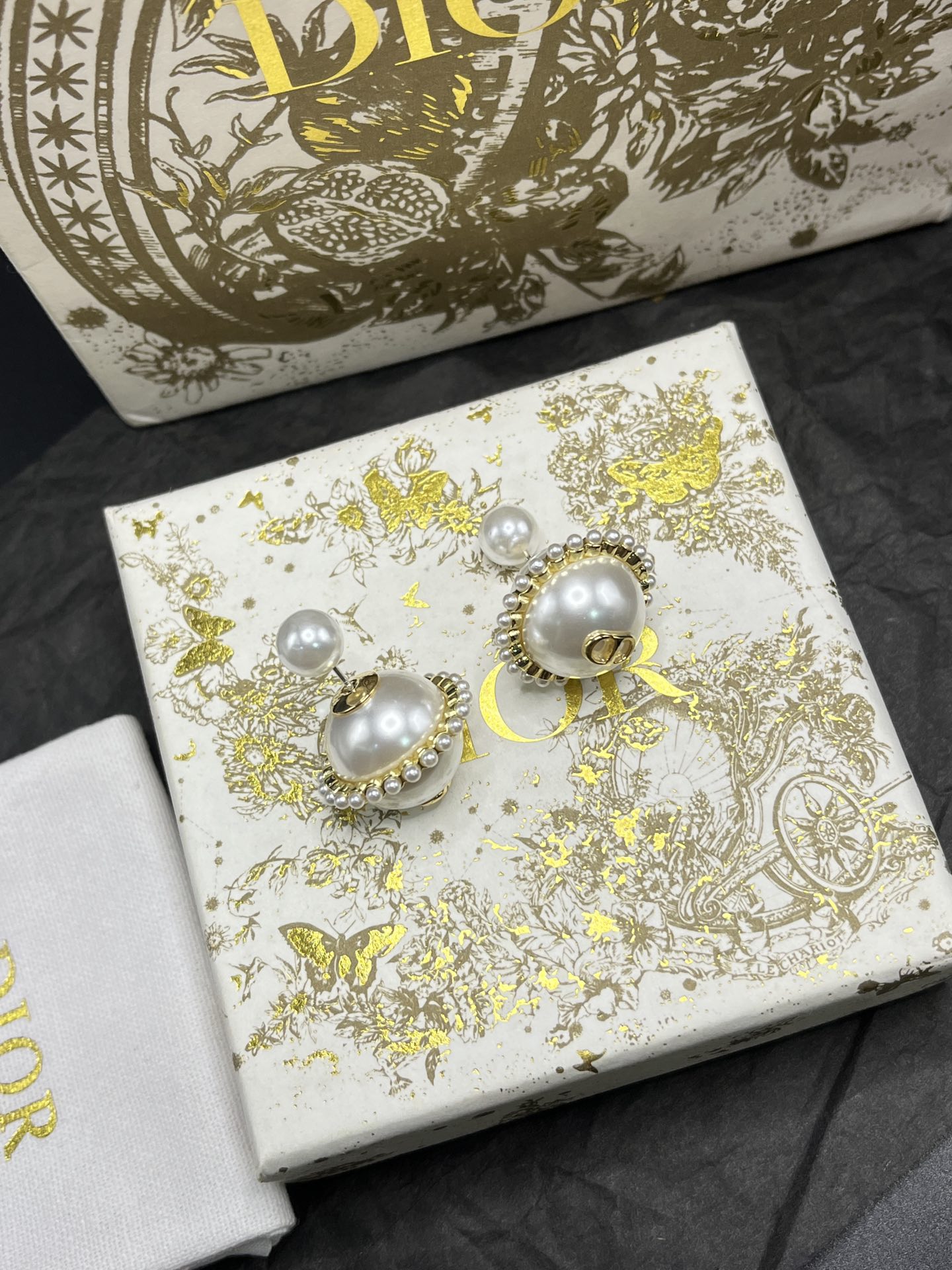 High   Quality   Fashion    Earring    011001