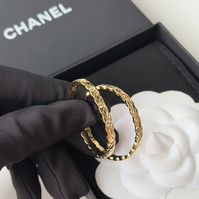 High   Quality   Fashion    Earring    011007
