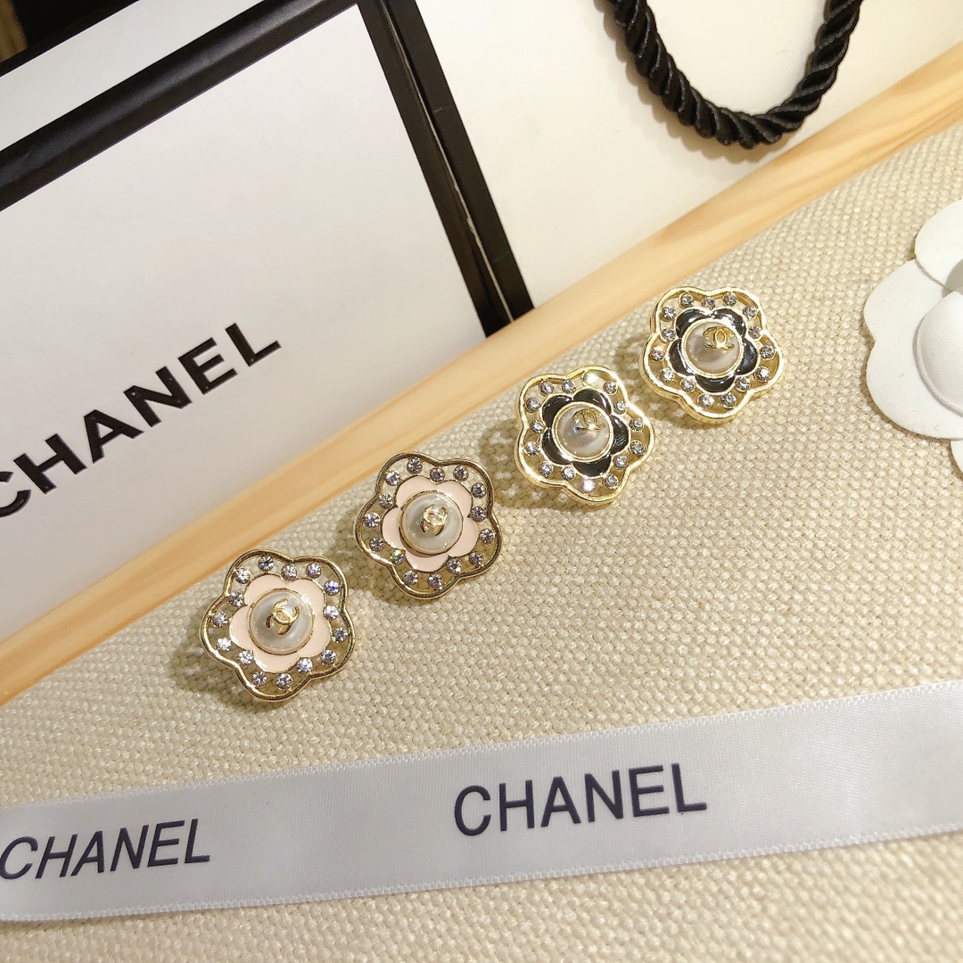 High   Quality   Fashion    Earring    01651