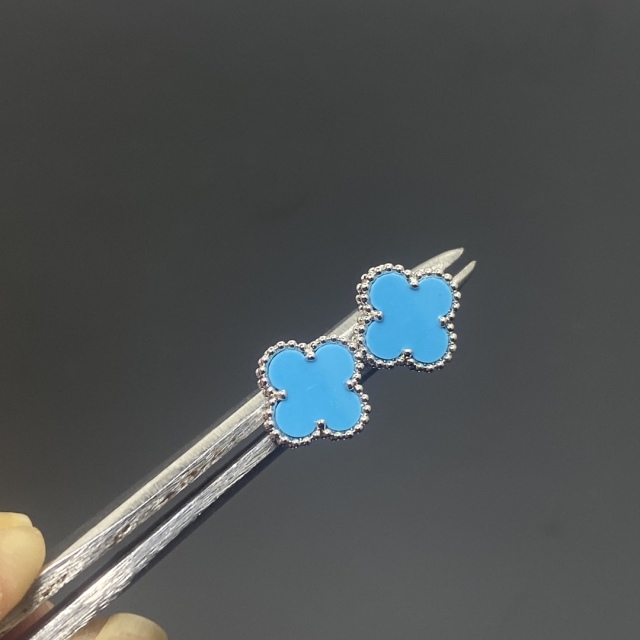 High Quality Fashion     Earring  03130472