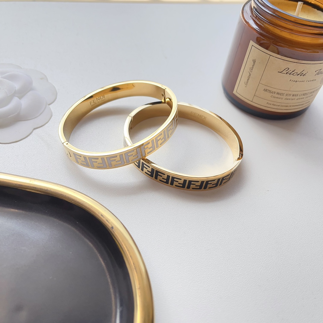 High   Quality   Fashion    Bracelet  01402