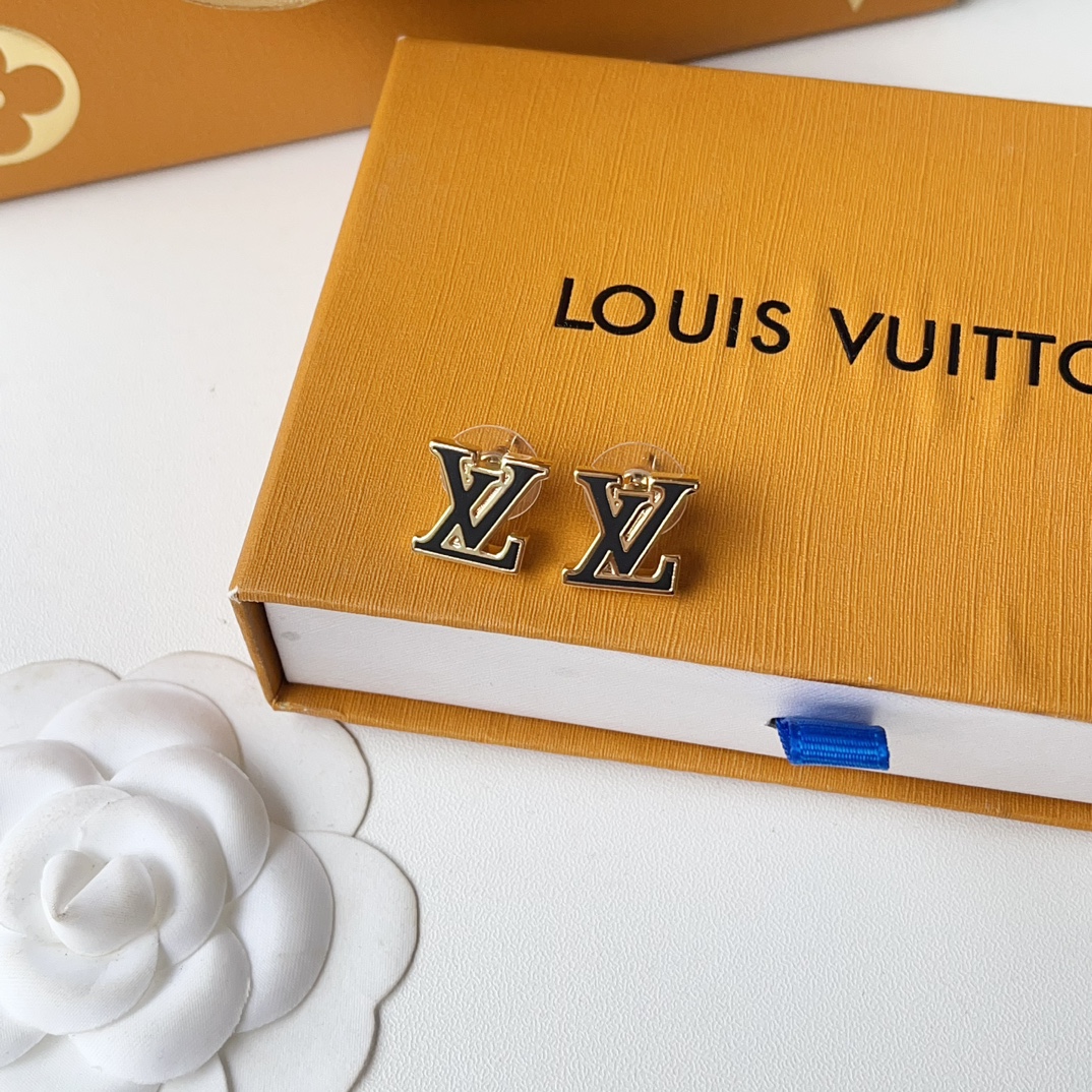 High   Quality   Fashion    Earring    011020