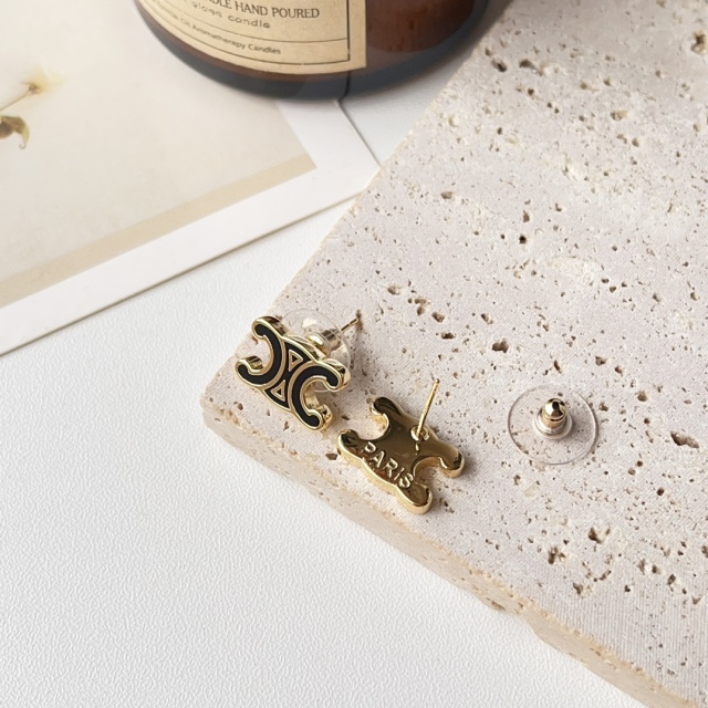 High   Quality   Fashion    Earring    011023