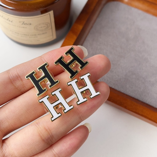 High   Quality   Fashion    Earring    011022