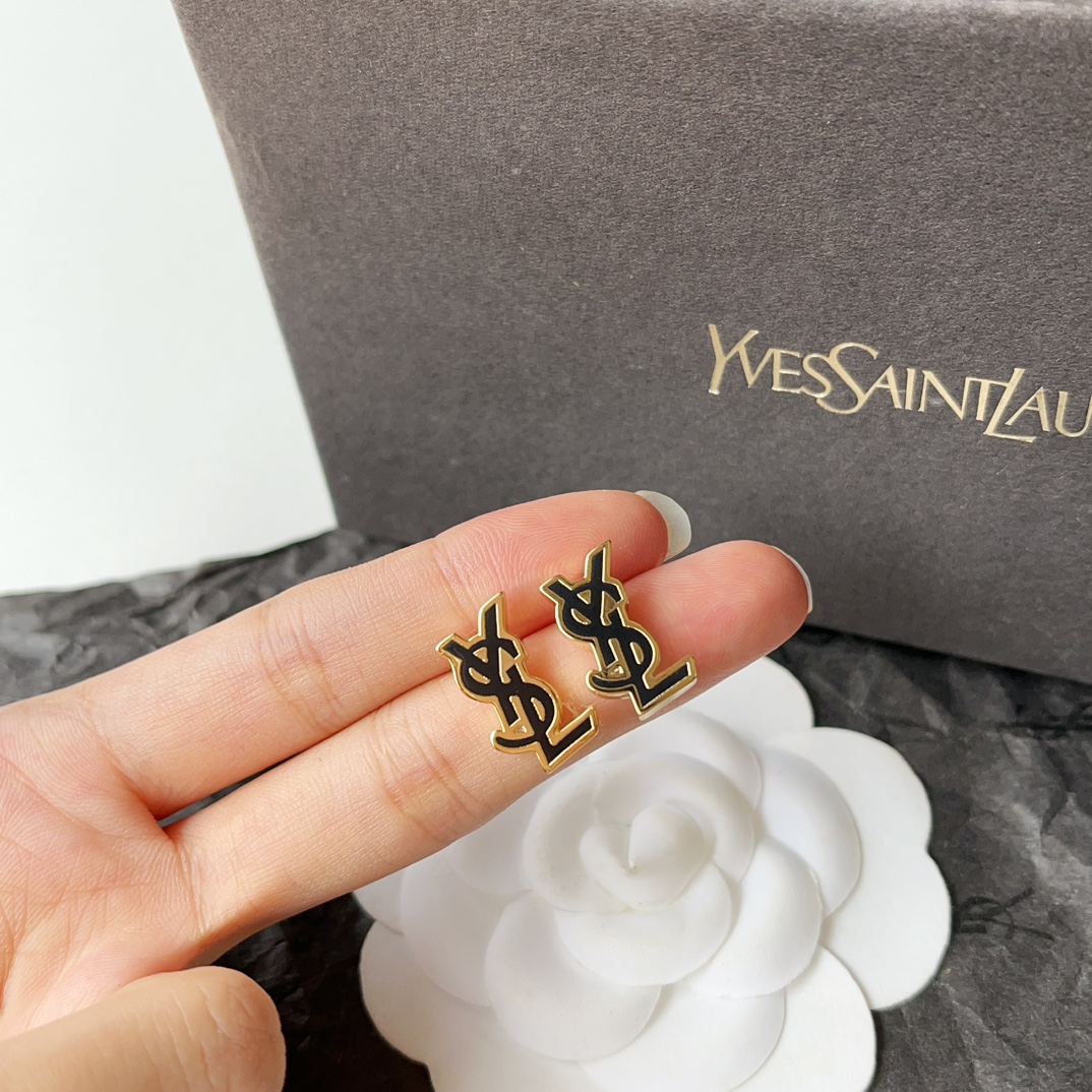 High   Quality   Fashion    Earring    011021