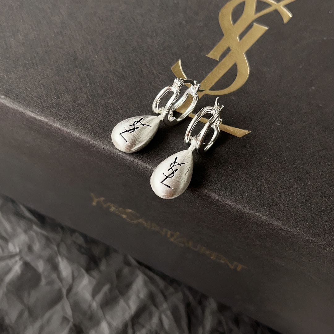 High   Quality   Fashion    Earring    011026
