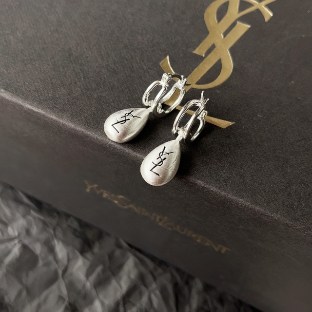 High   Quality   Fashion    Earring    011026