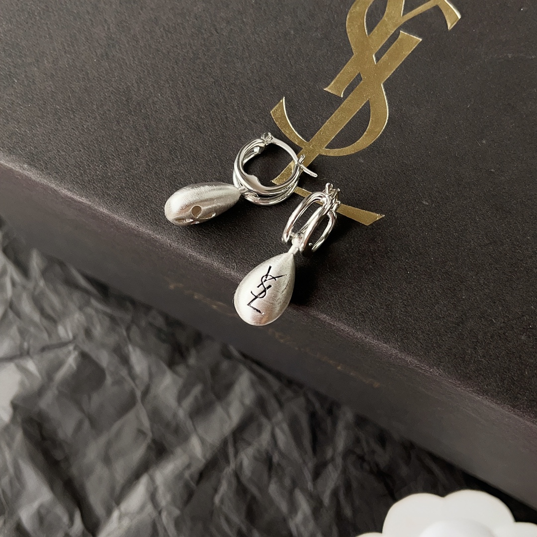 High   Quality   Fashion    Earring    011026