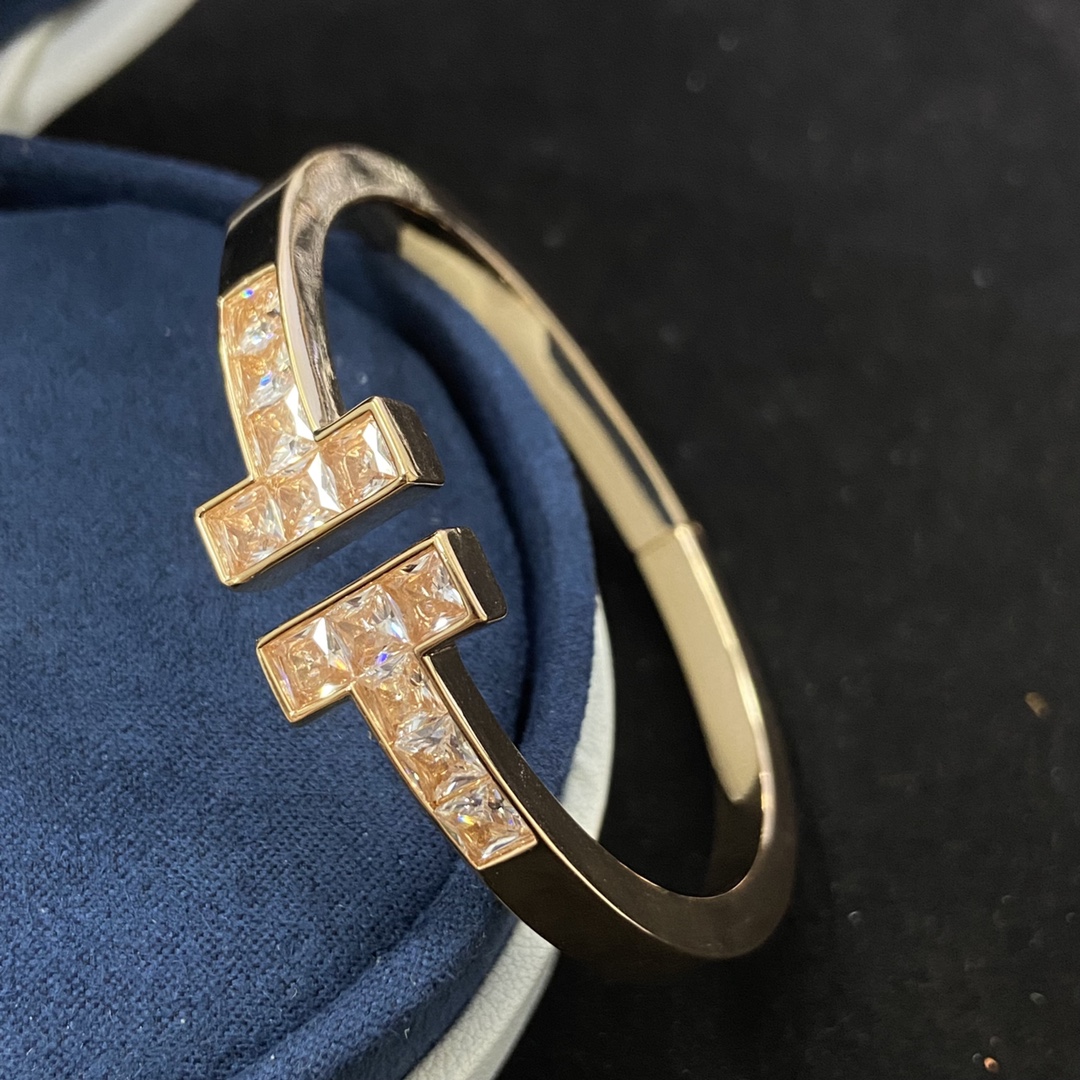 High Quality Fashion    Bracelet    03130537