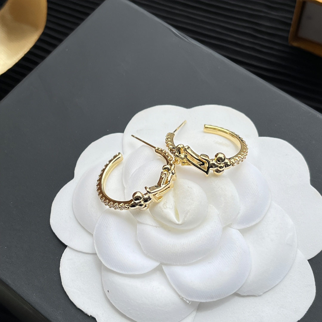 High   Quality   Fashion    Earring   011029