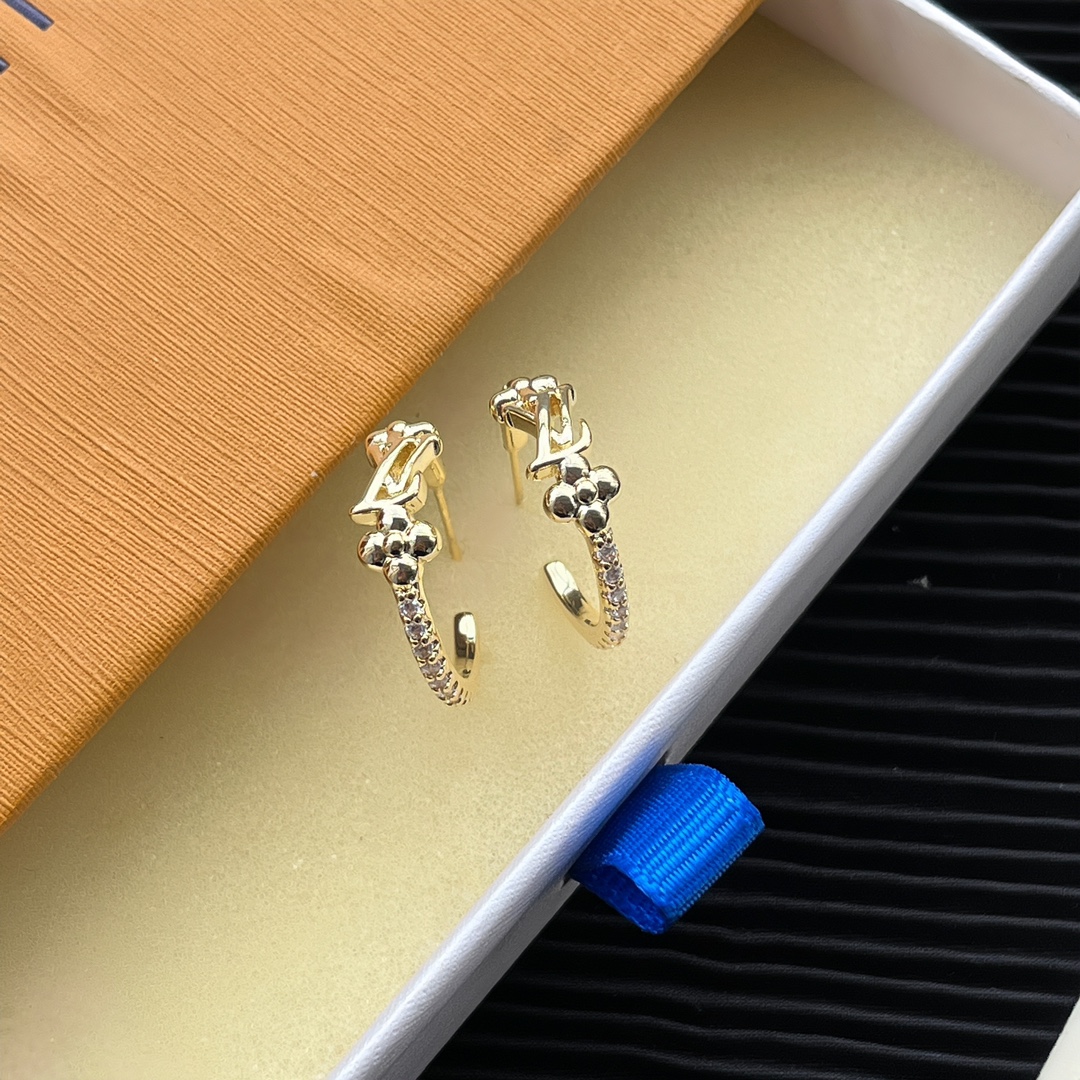 High   Quality   Fashion    Earring   011029