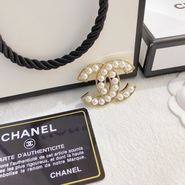 High   Quality   Fashion    Brooch   01005