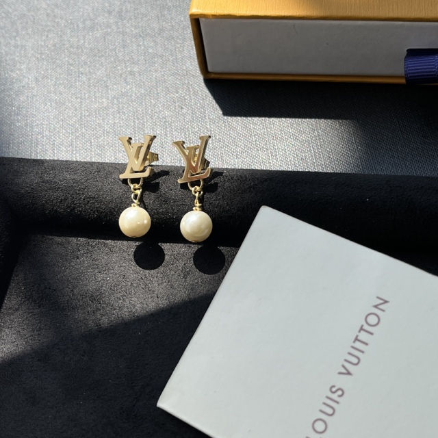 High   Quality   Fashion     Earring   011037