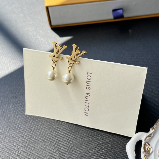 High   Quality   Fashion     Earring   011037