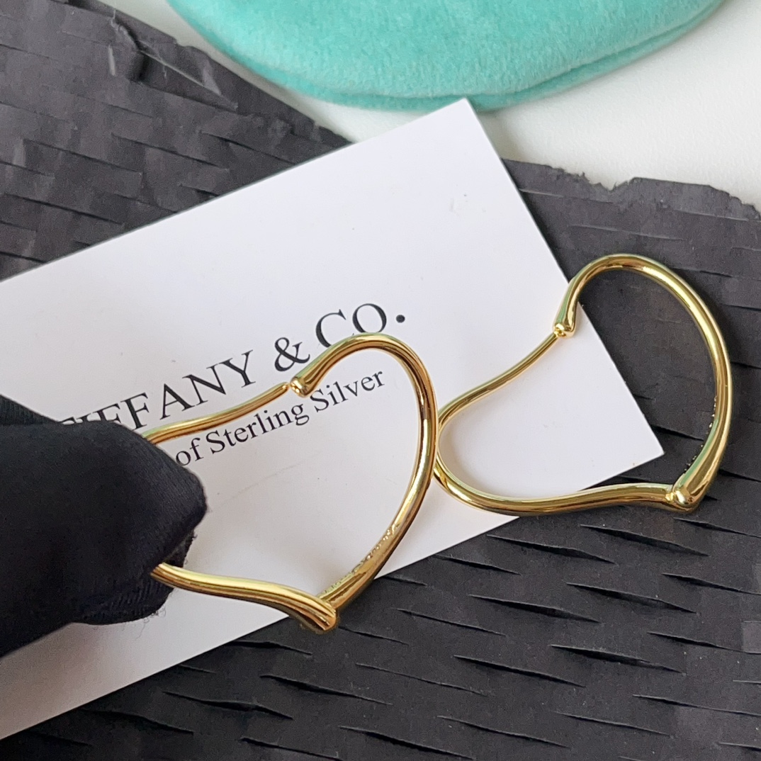 High   Quality   Fashion     Earring   011011