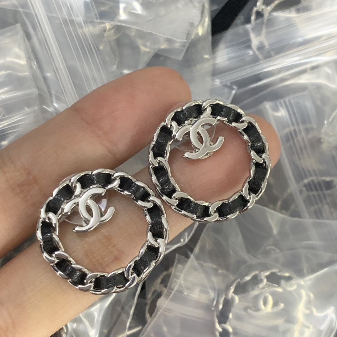 High   Quality  Fashion    Earring   07139042